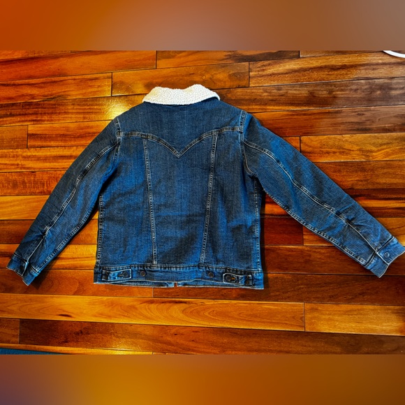 WOMEN'S WRANGLER RETRO® SHERPA LINED WESTERN DENIM JACKET - Picture 3 of 7